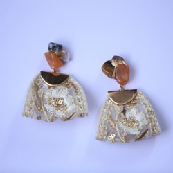 Kintsugi x 天然石材穿孔耳環 + 印度刺繡（橙色砂金石、Petersight、喜馬拉雅水晶） 第1張的照片