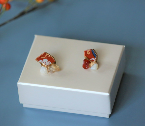 受注制作 有田焼 陶片 金継ぎ ピアス イヤリング (カーネリアン、マザーオブパール) 6枚目の画像