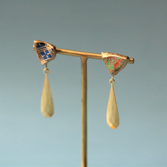 定制有田瓷器 x Kintsugi 穿孔耳環（日式瓷器、黃銅零件） 第1張的照片