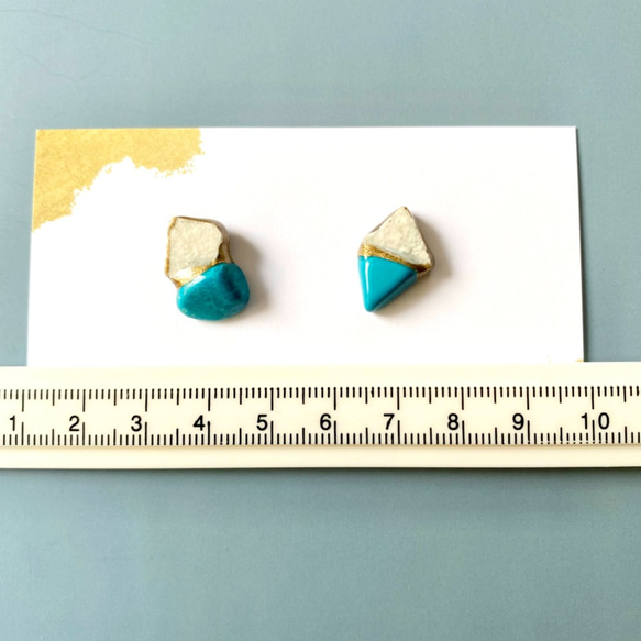 受注制作 唐津焼 陶片 x 金継ぎ ピアス イヤリング（白陶片・ターコイズ) 2枚目の画像