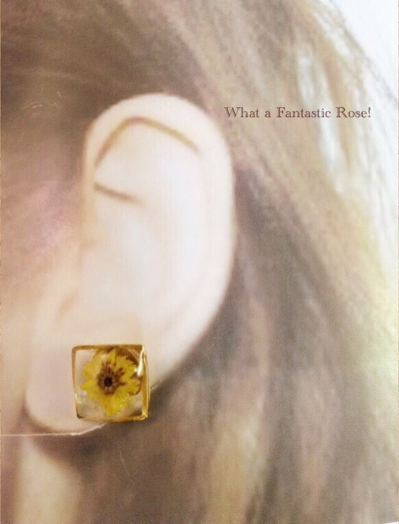 方形穿孔和耳環（黃色花朵和撞殼） 第2張的照片