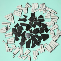 2ways 唐津焼 陶片 金継ぎ チタンポスト / ドット柄、黒タッセル 10枚目の画像