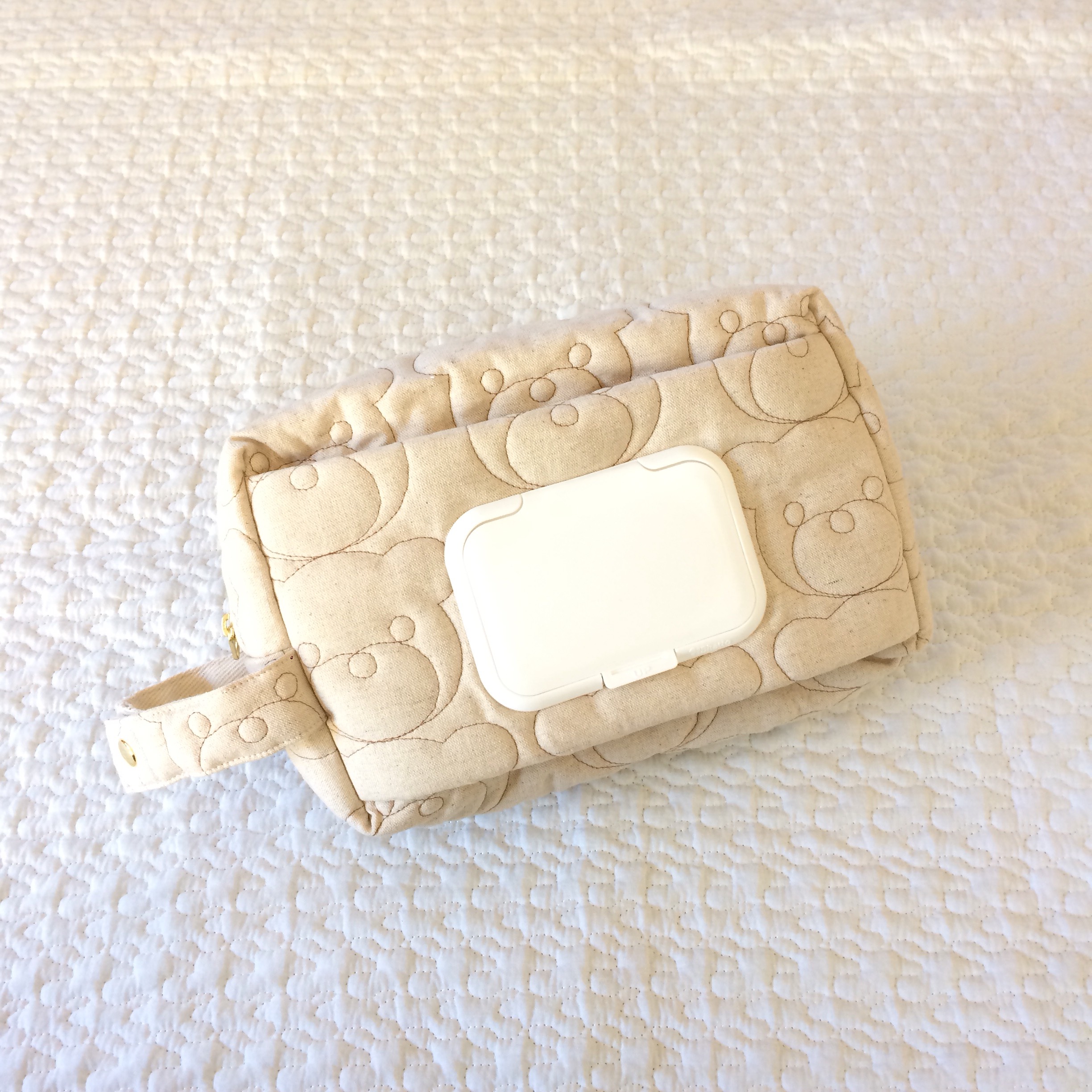 kumasan生成り　少し大きめの　ビタット付きオムツポーチ　お尻ふき別収納可能　くま　受注制作