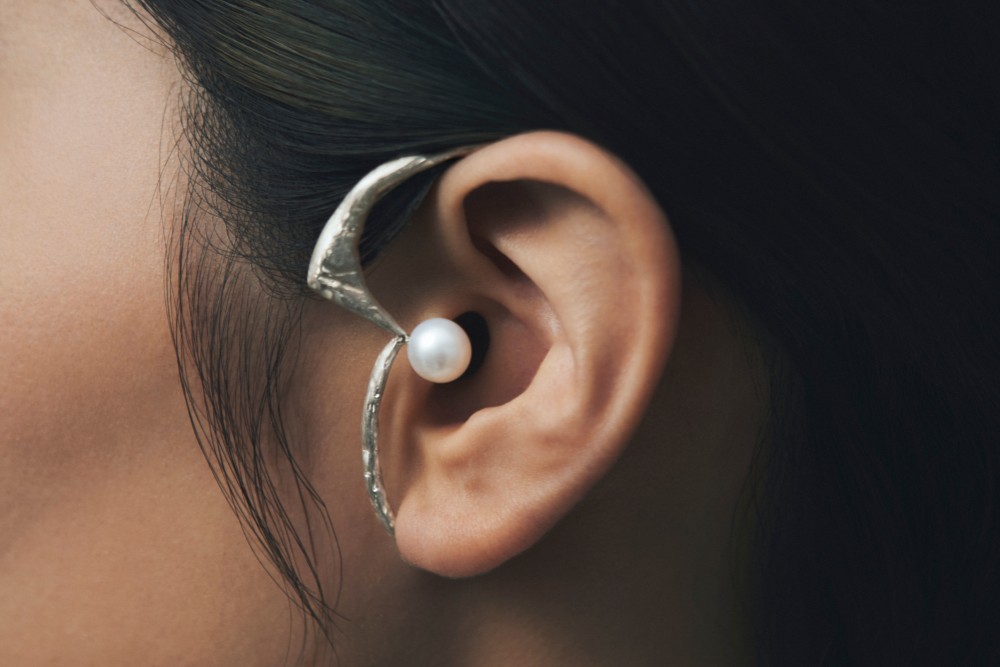 SV925 装苑掲載商品 イヤーフック ユニセックス パール＊骨から聴こえる音のイヤーフック