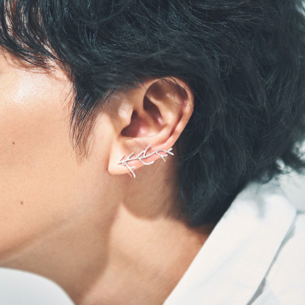 【装苑掲載商品】体中をめぐる葉脈のイヤーカフ＊SV925 ユニセックス イヤーカフ ペアアイテム