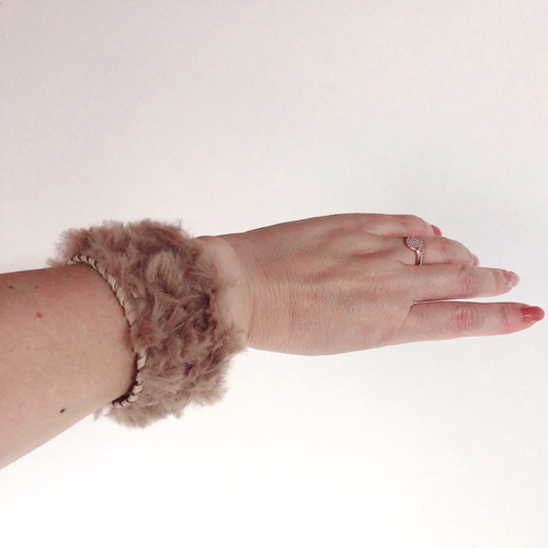 ふわふわ もこもこ ファーバングル ブレスレット バングル・リスト