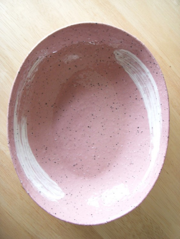 白い刷毛目の楕円鉢 2枚目の画像