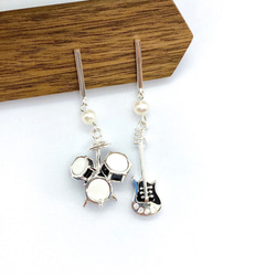 Guitar and Drums Set S925 Pearl Earrings (H200168-ESL) 第3張的照片