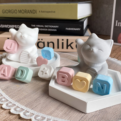 Maneki-neko with 3 Alphabet Aroma Stone Set 第9張的照片