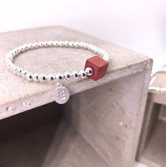 B61002(RED WOOD) Wooden Cube Initial Silver 925 Bracelet 第2張的照片