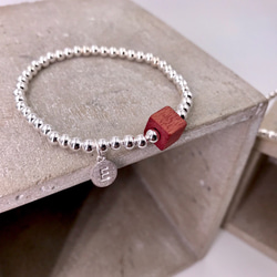 B61002(RED WOOD) Wooden Cube Initial Silver 925 Bracelet 第3張的照片