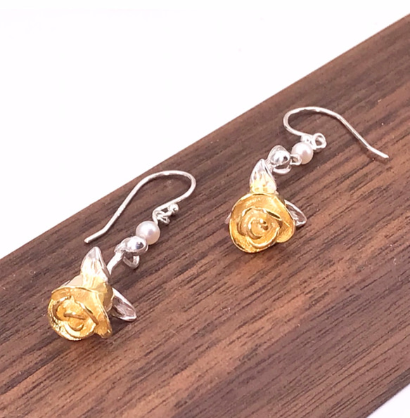 E31029 Golden Rose Silver 925 & Fresh Water Pearl Earrings 第1張的照片