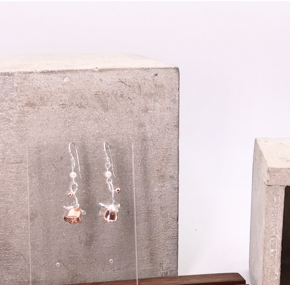 E31030 Golden Rose Silver 925 & Fresh Water Pearl Earrings 第4張的照片