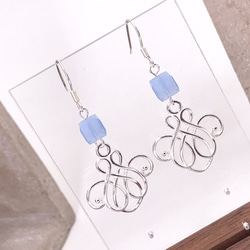 Vintage Badge Silver 925 & Swarovski Earring (LIGHT BLUE) 第1張的照片