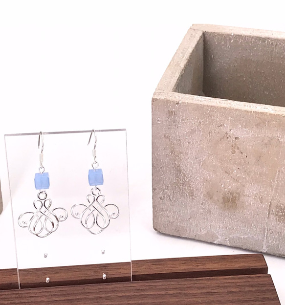 Vintage Badge Silver 925 & Swarovski Earring (LIGHT BLUE) 第2張的照片