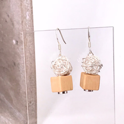 E61002(LIGHT  WOOD) The Bather Wooden & Silver 925 Earrings 第1張的照片