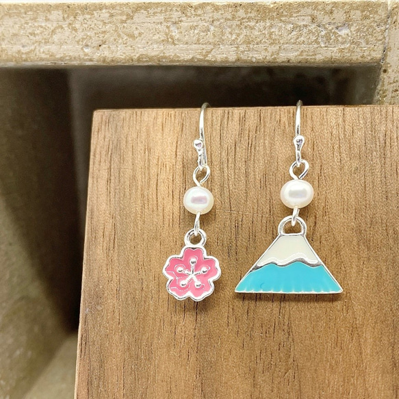 Blue Mt. Fuji with Pink Sakura S925 & Pearl Earring 第1張的照片