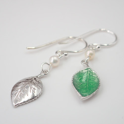 Green Leaves Silver 925 & Pearl Earrings (H1808-0199) 第2張的照片