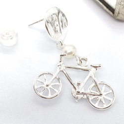 Bicycle S925 & Fresh Water Pearl Earrings (H200082-ESL) 第4張的照片