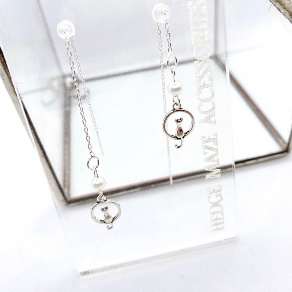 Cat standing in Circle Silver 925 Earrings (H200074-ESL) 第2張的照片