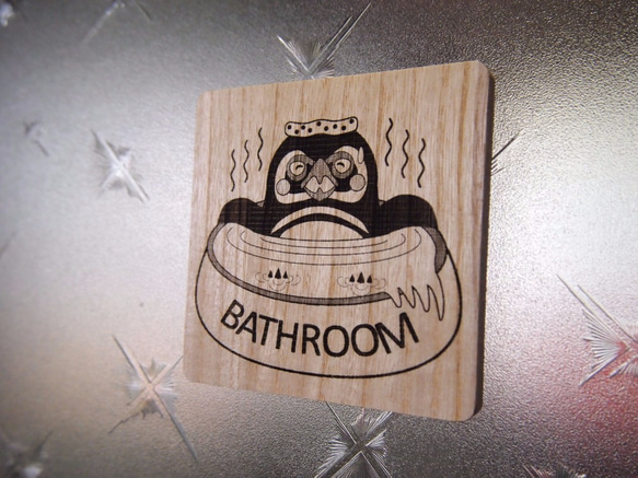 マゼランペンギン　お風呂、入浴、バスルームのサイン　木製桐集成材 4枚目の画像