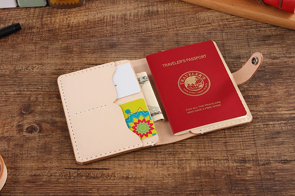 牛革二つ折り手作りパスポート短財布 1枚目の画像
