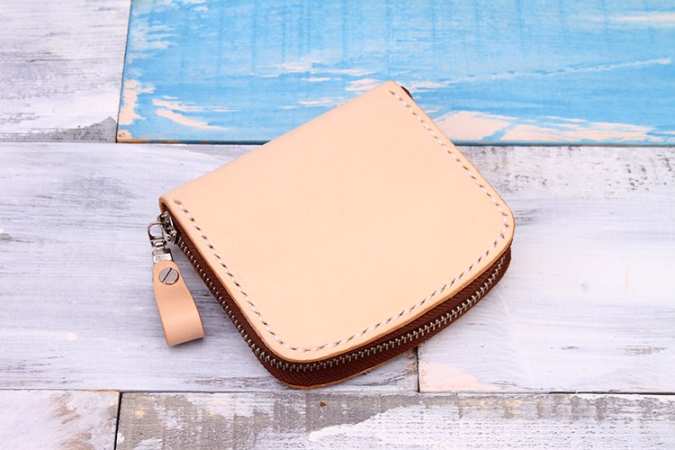 収納力抜群のコンパクトサイズ 小型財布