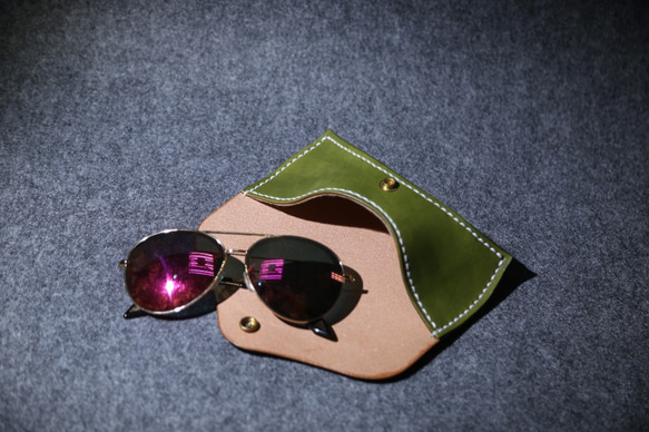 レザーメガネケース 本革手縫い 二枚革のメガネケース 8枚目の画像