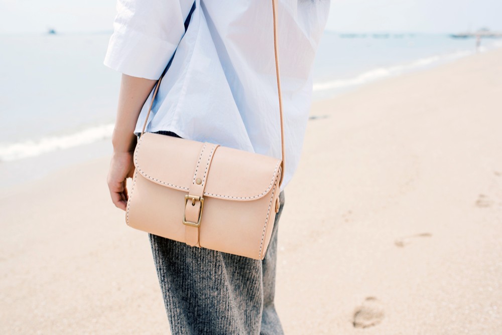 本牛革手作りのレザーポシェットショルダーバッグサコッシュ