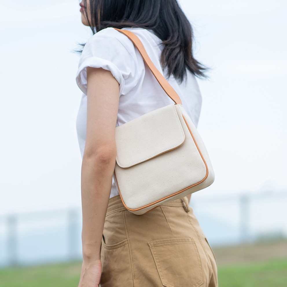 「帆布×革の組み合わせ」フラット肩掛けトート  ワンショルダーバッグ
