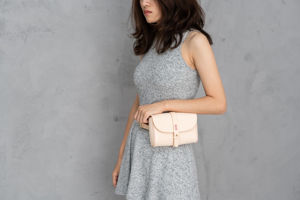 本革 ウエストバッグ 手染め / 総手縫い