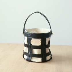 「帆布×革の組み合わせ」籠のような形のショルダートートバッグ 巾着袋 肩掛け 鞄 4枚目の画像