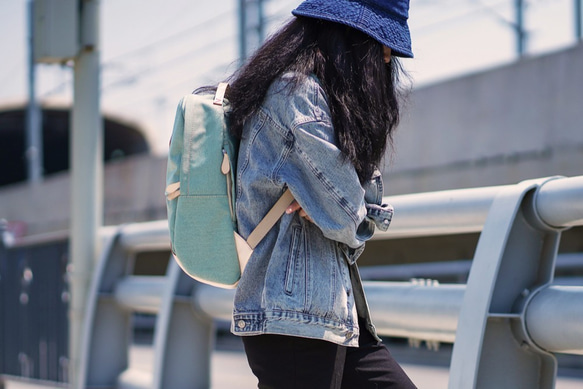 新產品活動進行中！新月經典手工真皮背包【綠色】 第5張的照片