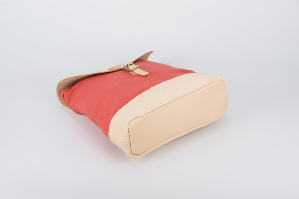 「帆布×革の組み合わせ」手作りのリュック  レディース バッグ かわいい クラシックリュックサックおしゃれ リュック 4枚目の画像