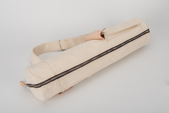“帆布與皮革的結合”瑜伽墊袋瑜伽墊盒多功能收納袋方便攜帶 第3張的照片
