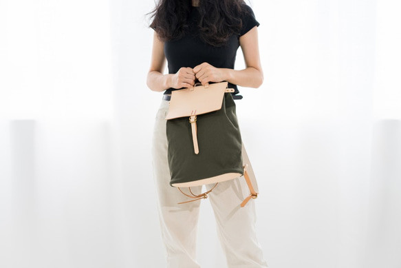 「帆布×革の組み合わせ」手作りのリュック  レディース バッグ かわいい フラップリュックサックおしゃれ リュック 5枚目の画像