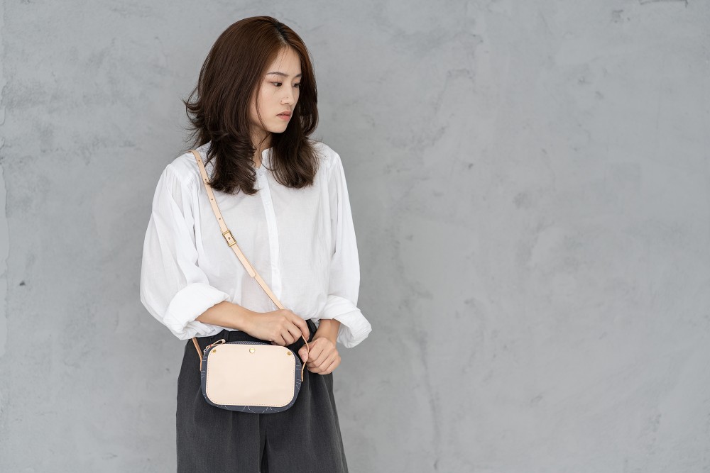 「帆布×革の組み合わせ」手作りのお出かけショルダーバッグ