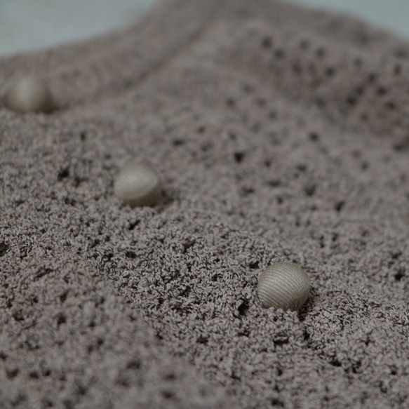 【時尚鏤空針織！ 】 日本紙毛圈鏤空時尚斗篷【灰褐色】 第8張的照片