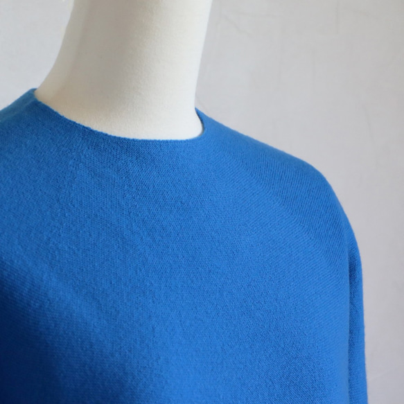 賣完了【漂亮的彩色針織！ ] 3D剪影！清爽袖口泡泡袖套頭衫【整衣】【藍色】 第4張的照片