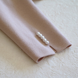 售罄！ [成人女士針織波麗羅] 米蘭羅紋袖口珍珠優雅波麗開衫 [粉米色] 第6張的照片