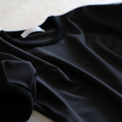 【ドライタッチでハリがある◎】ストレッチ素材 パフスリーブTシャツ【ブラック】 8枚目の画像