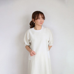 [舒適的亞麻人造絲材質◎] 看起來乾淨俐落的泡泡袖連身裙 [自然色] 第6張的照片