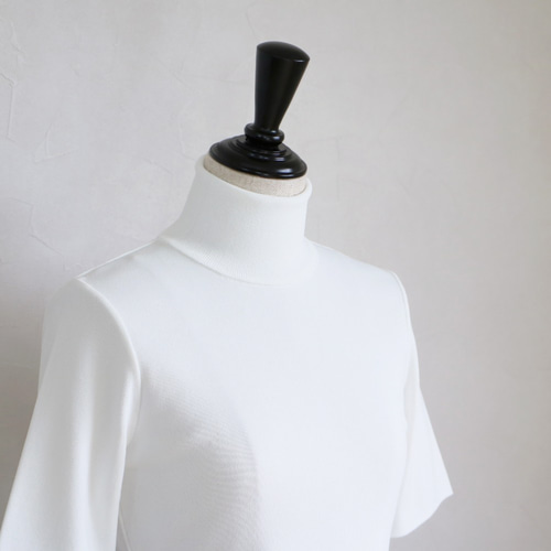 jolie mignon タートルネックストレッチ半袖プルオーバー jolie mignon タートルネックストレッチ半袖プルオーバー