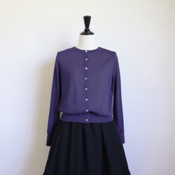 【現在有20％折扣！ ] 日本紙x聚酯新材質輕針織開襟衫【紫色】 第1張的照片