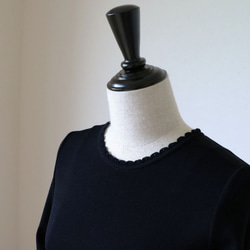 [完成一件！ ] 協調決定塔夫綢對接禮服與珍珠袖口 [黑色 x 黑色] 第5張的照片