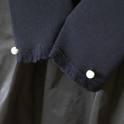 [完成一件！ ] 協調決定塔夫綢對接禮服與珍珠袖口 [黑色 x 黑色] 第6張的照片