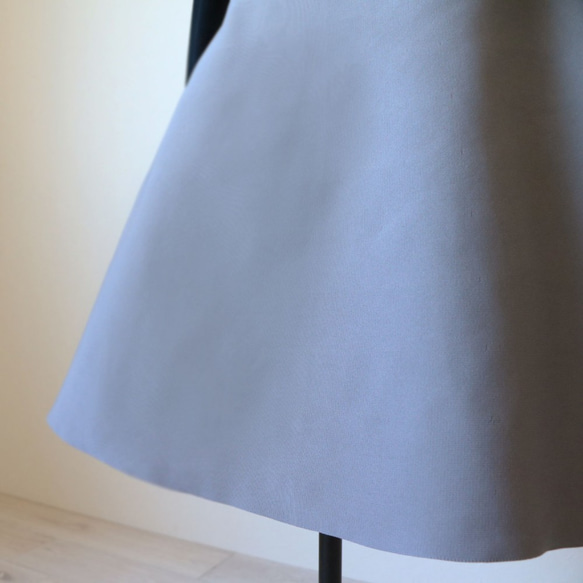 [三維美麗的剪影！ ] 形狀恢復材料針織喇叭裙 [灰色] 第4張的照片