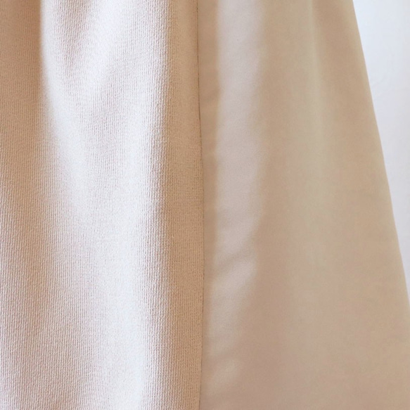 【售罄】泡泡袖珍珠羅緞塔夫綢對接連衣裙【米色 x 黑色】 第10張的照片