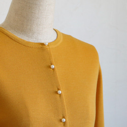 [可使用至春天◎] 珍珠紐扣空氣羊毛基本款開襟衫 [黃色] 第5張的照片