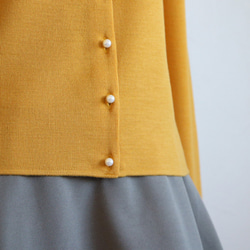 [可使用至春天◎] 珍珠紐扣空氣羊毛基本款開襟衫 [黃色] 第6張的照片